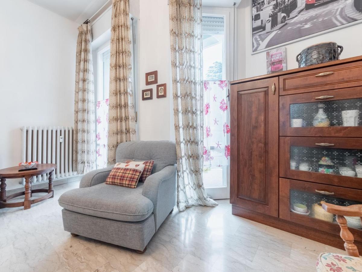 Flaminia Bright & Roomy Apartment بيزارو المظهر الخارجي الصورة
