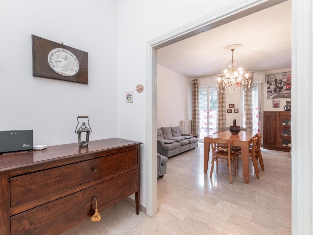 Flaminia Bright & Roomy Apartment بيزارو المظهر الخارجي الصورة
