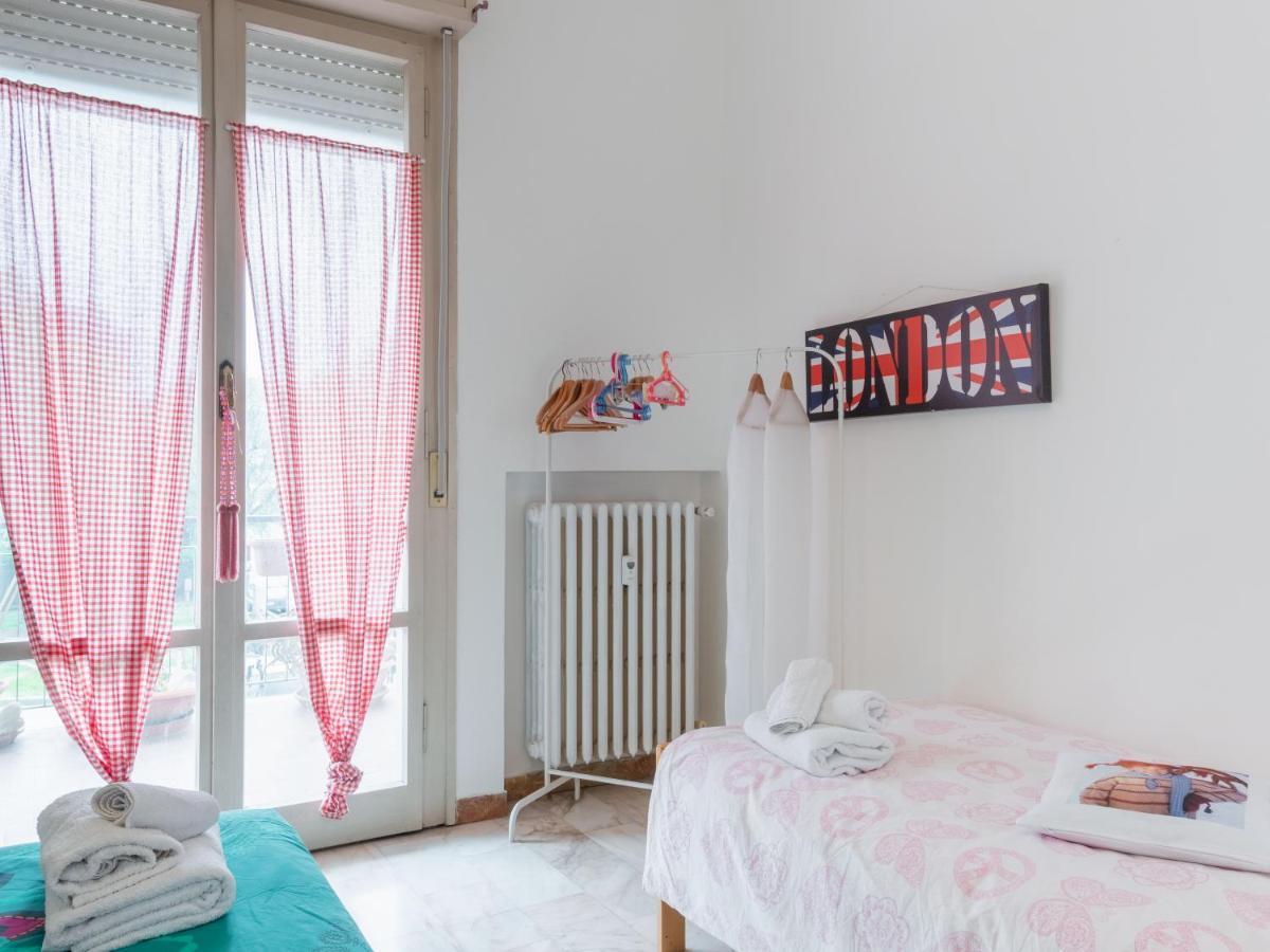 Flaminia Bright & Roomy Apartment بيزارو المظهر الخارجي الصورة